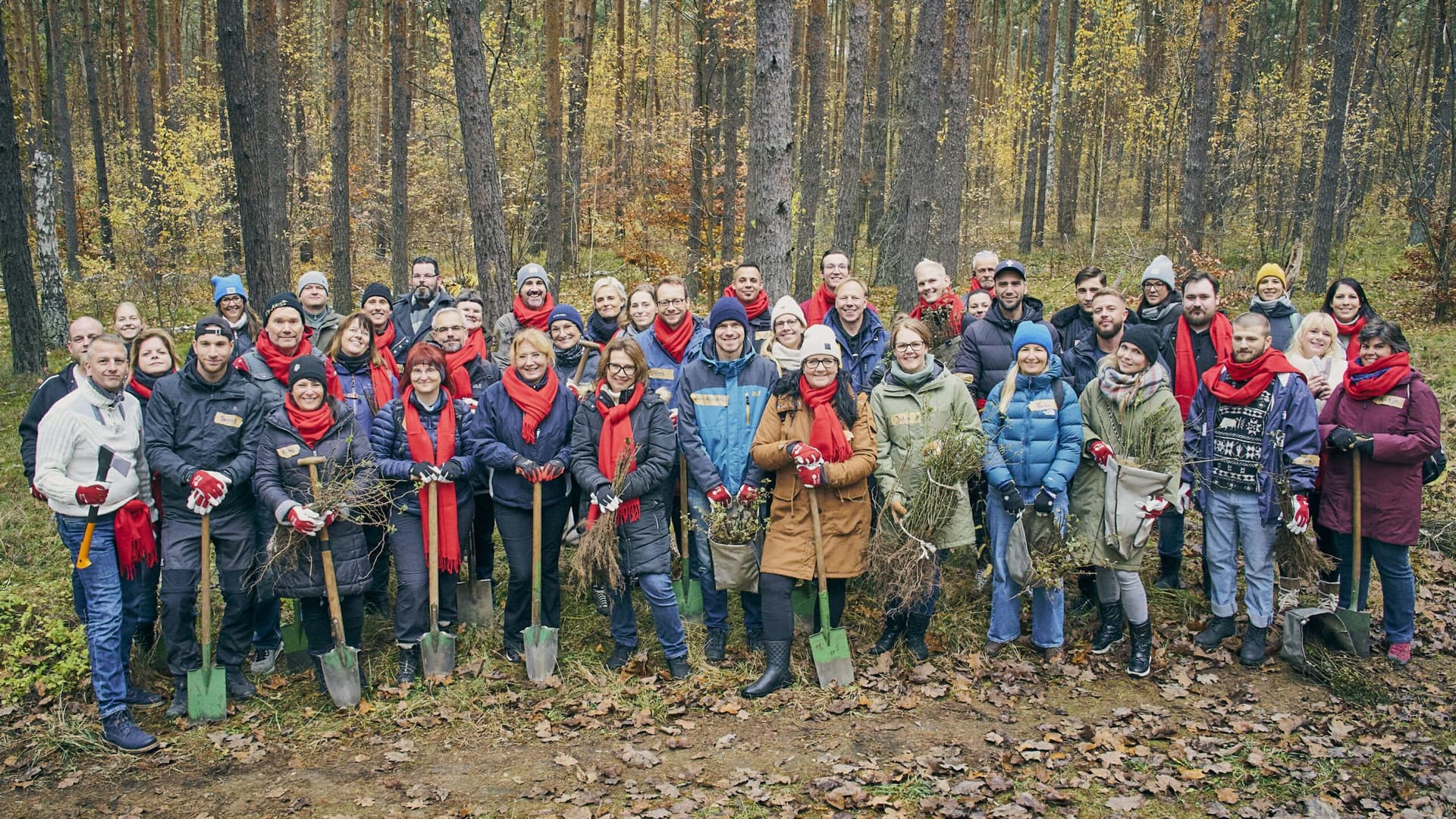 Gruppenbild bei der Baumpflanzaktion 2024